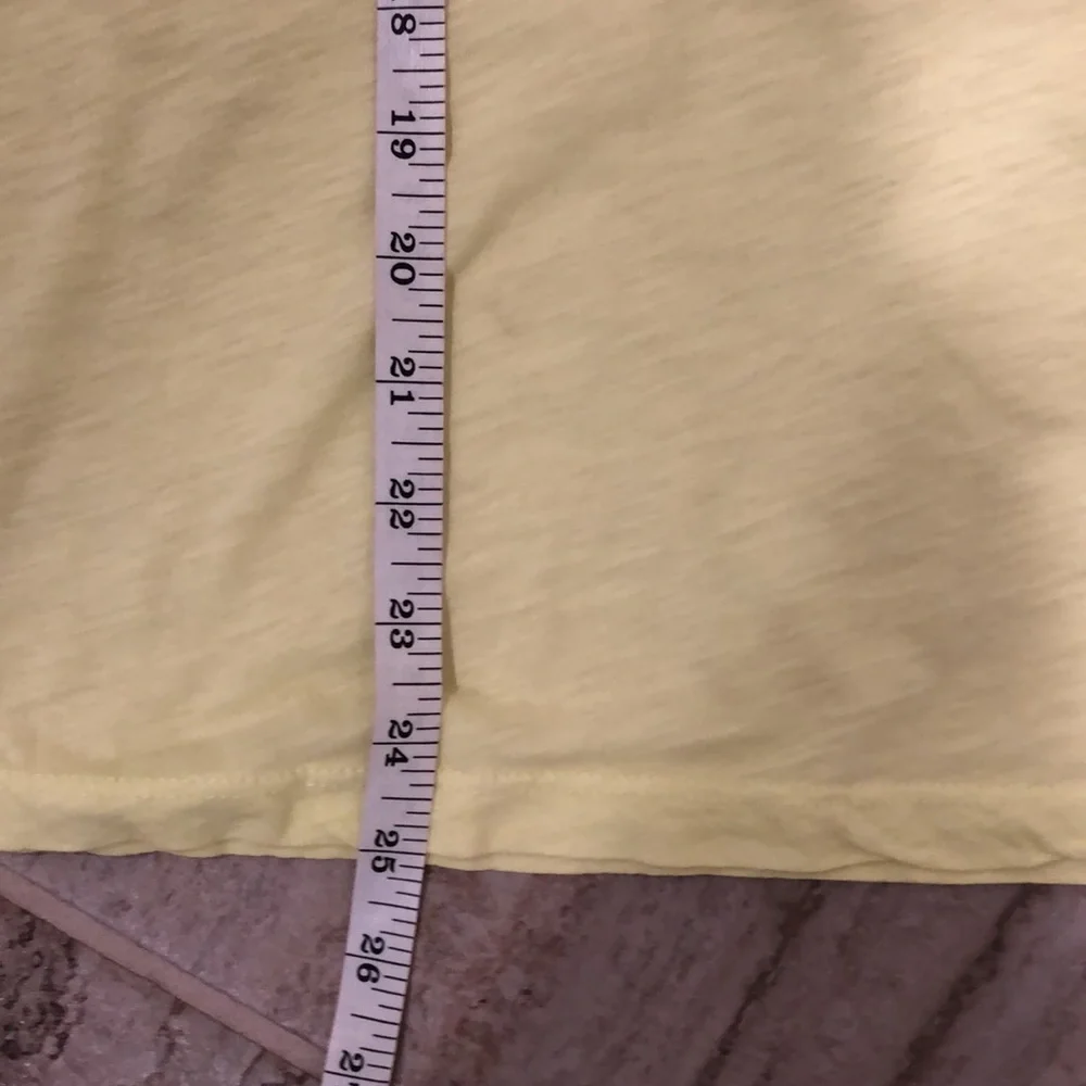 NWT Anthropologie t.la Lim/ Vert Classic V-Neck T-Shirt Size Small - Picture 10 of 12
